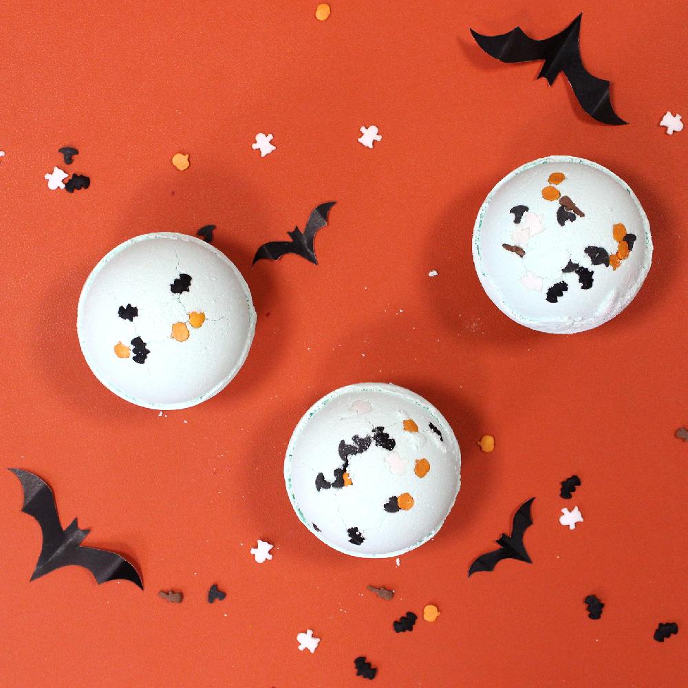 16x Coconut & Lime Halloween Bath Bomb