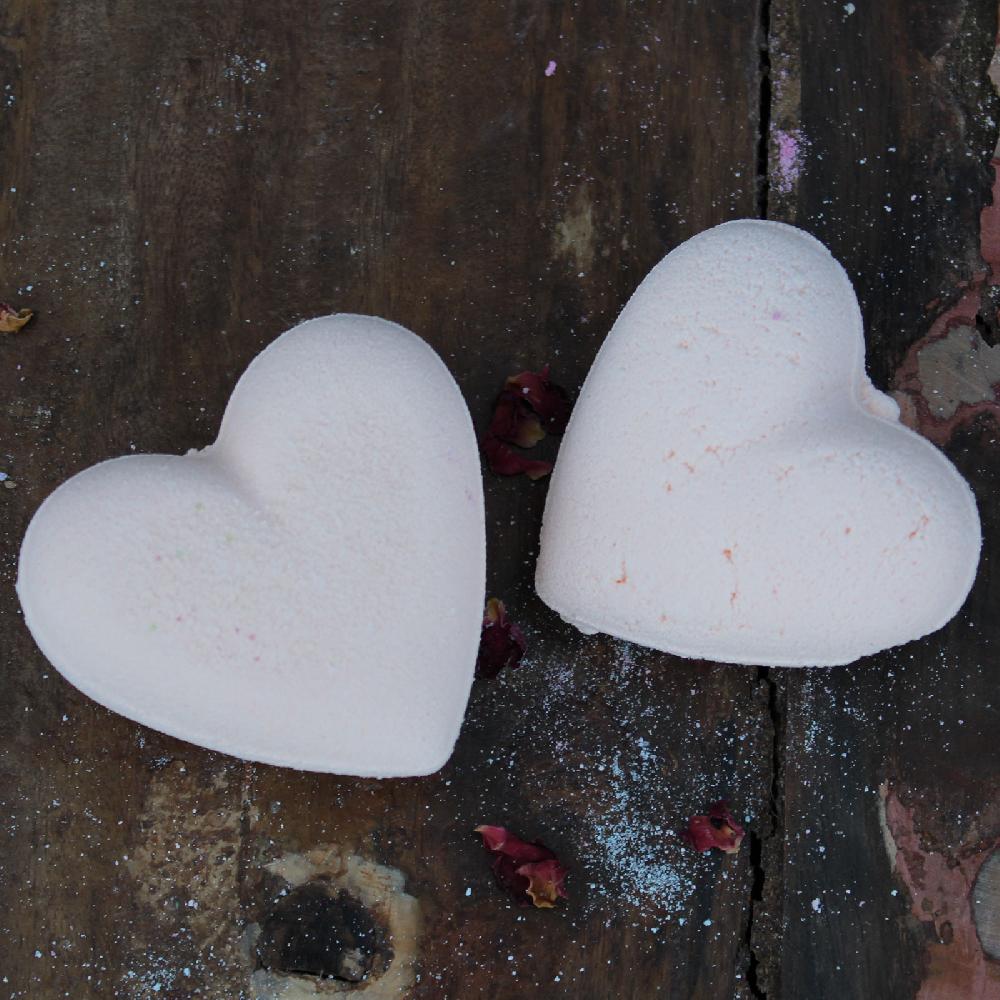 16x Love Heart Bath Bomb 70g - Passion Fruit
