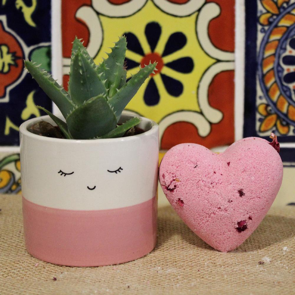 16x Love Heart Bath Bomb 70g - Ylang & Rose