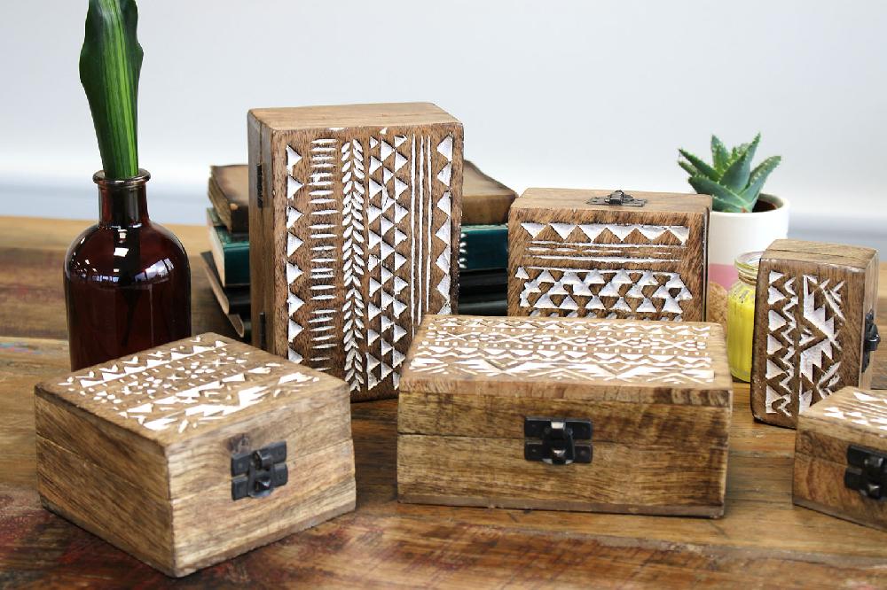 2x White Washed Wooden Box - 6x4 Aztec Design