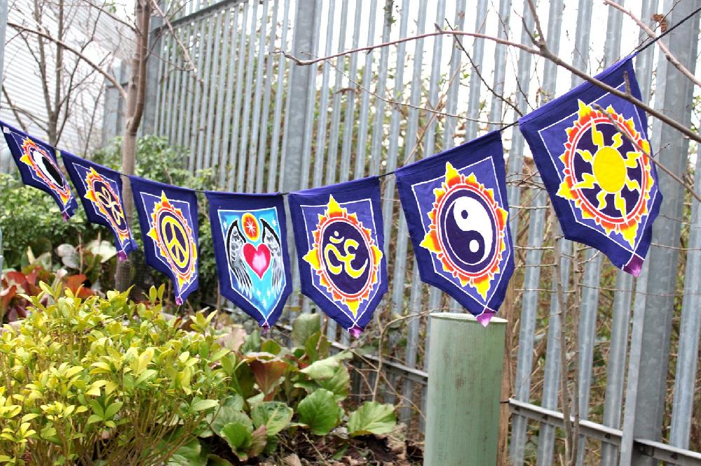 7 Flags Banner - Love In The Center