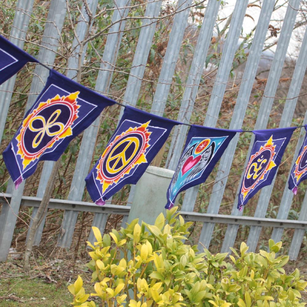 7 Flags Banner - Love In The Center