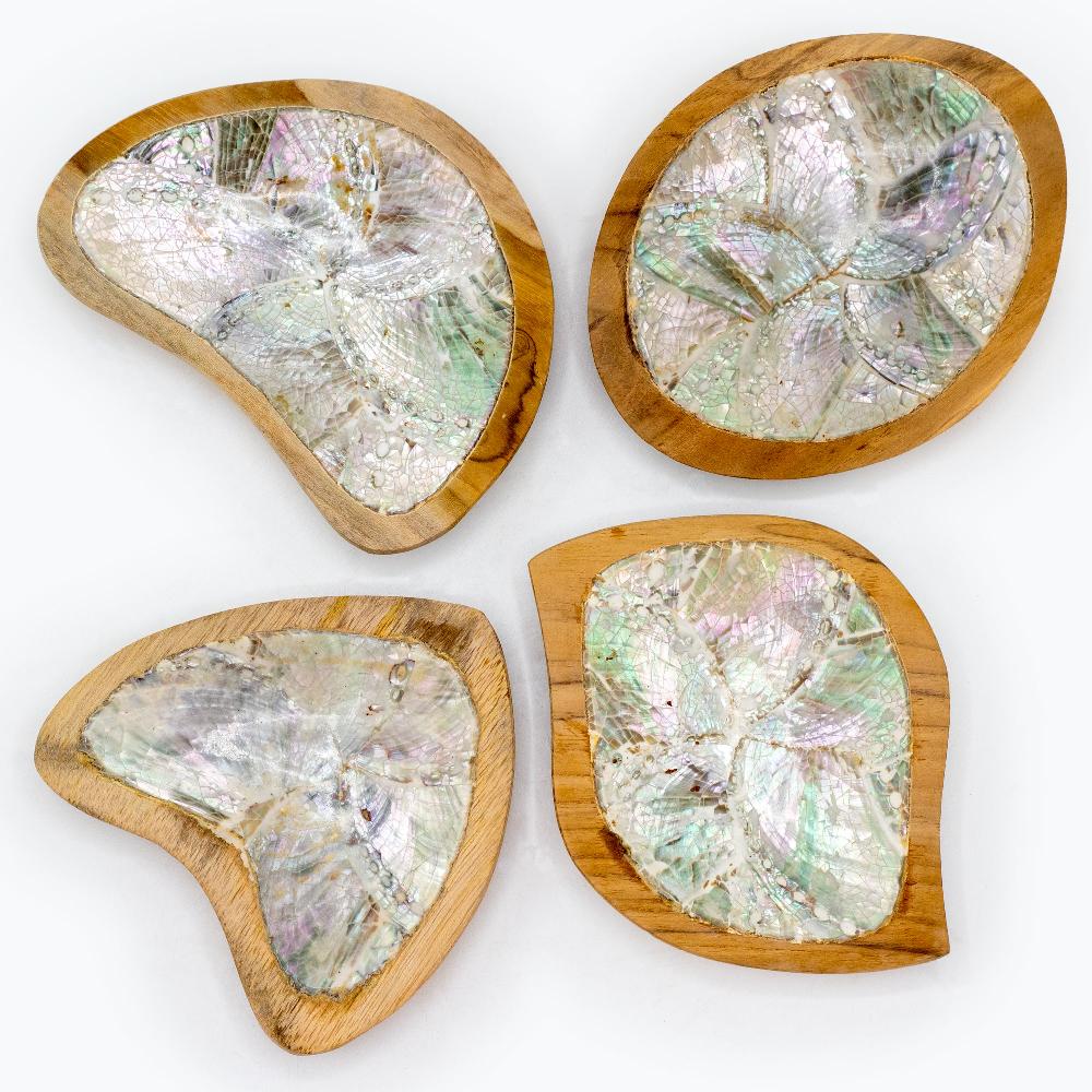 Set Of 4 Teak Mini Bowls With Shell Decor (assorted)