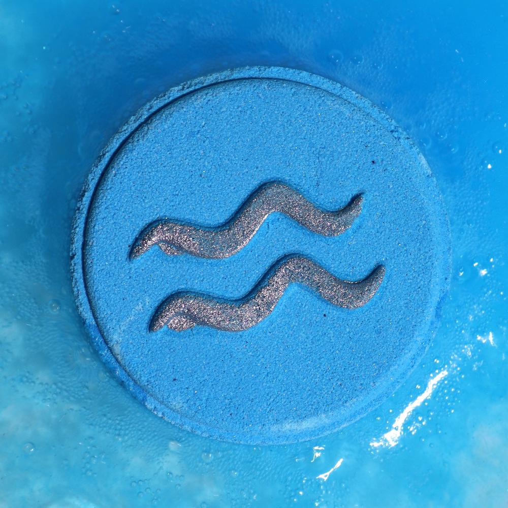 Box of 2 Zodiac Bath Fizzers with Horoscope - Aquarius