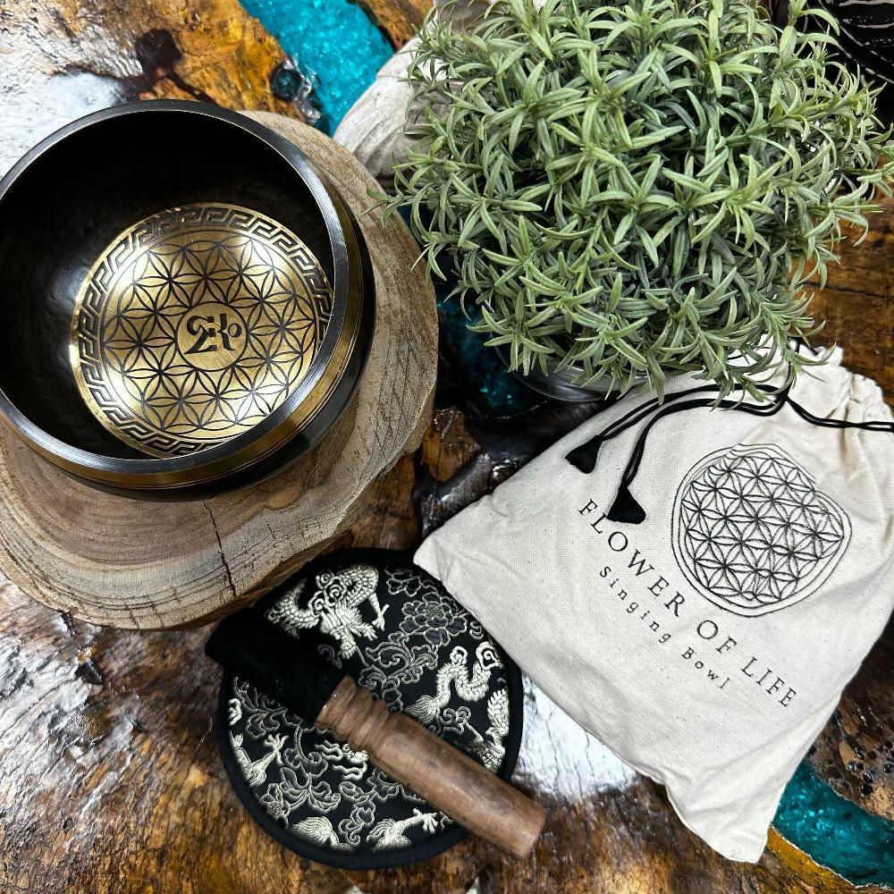 Hand Beaten & Engraved Singing Bowl Gift Set - 14cm - Flower Of Life