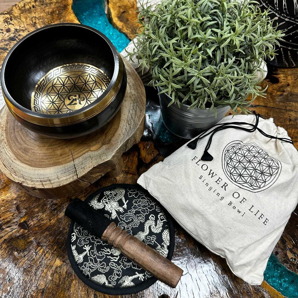 Hand Beaten & Engraved Singing Bowl Gift Set - 14cm - Flower Of Life