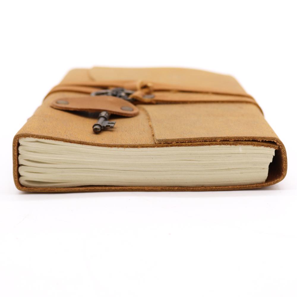 Oiled Tan Leather & Key - 200 Pages - 13x18cm