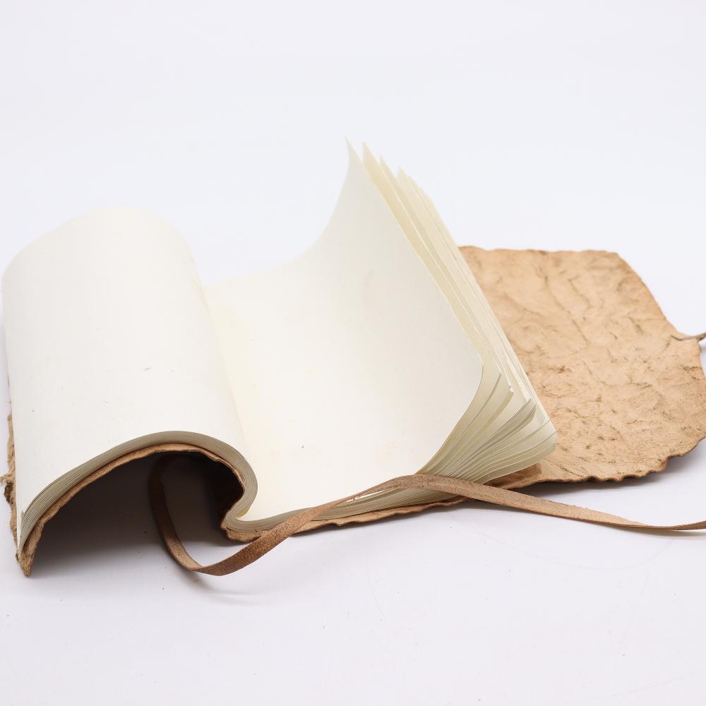 Rolled Leather Travel Notebook - 96 Pages - Natural 21x15cm