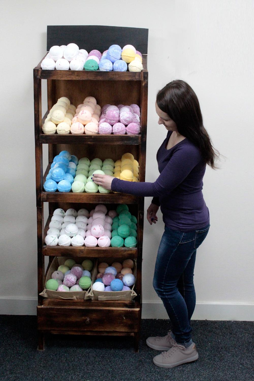 Set Of 240 Jumbo Bath Bombs With Luxury Stand - Brownwash